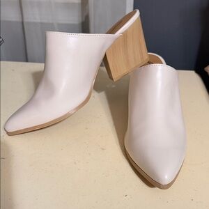 Cupid Cream Block Heel Mules
